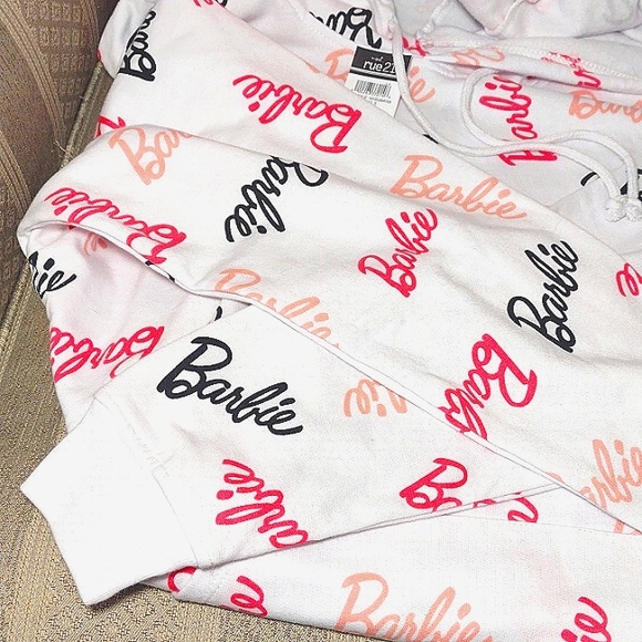 NWT Barbie x Rue 21 Hoodie - Picture 7 of 9